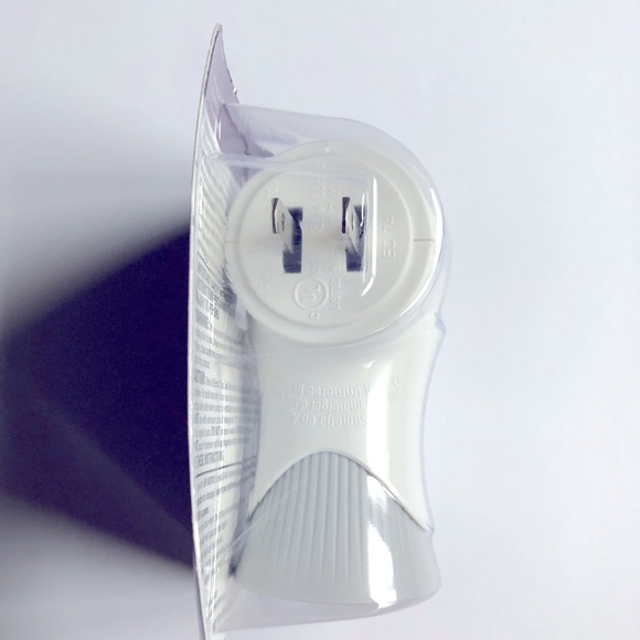 3/$15 NEW Air Wick Plug In Scented Oil Warmer, 1 ct, White color - Picture 4 of 14